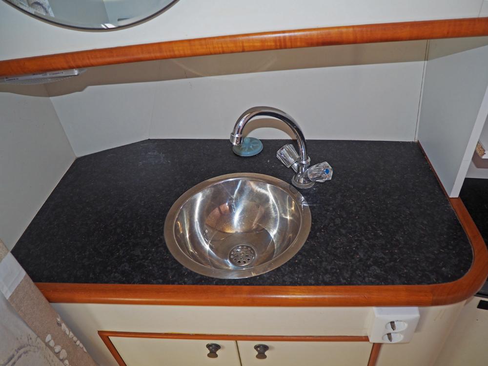 Cabin en avant, H&eacute;bergements